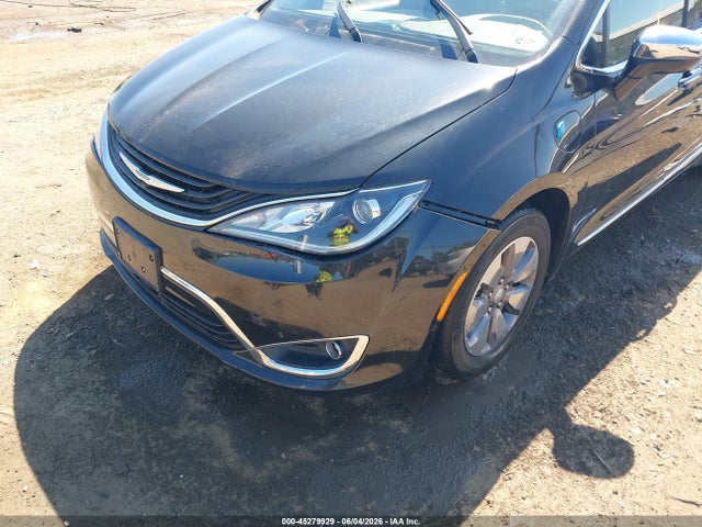 Chrysler Pacifica Limited