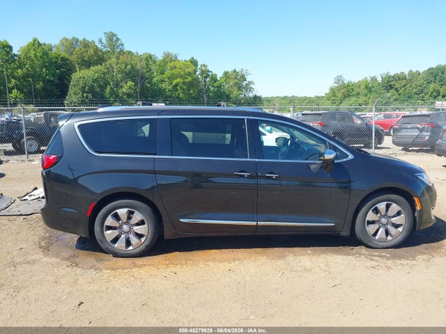 Chrysler Pacifica Limited