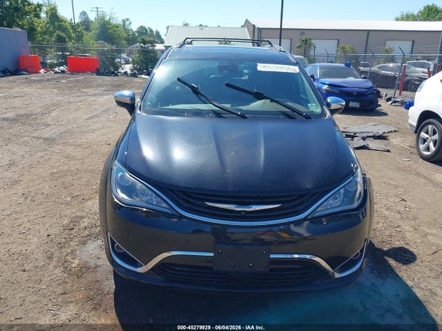 Chrysler Pacifica Limited