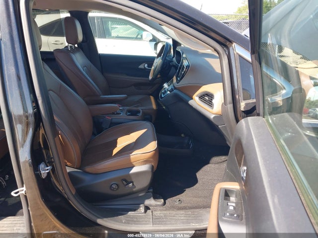 Chrysler Pacifica Limited