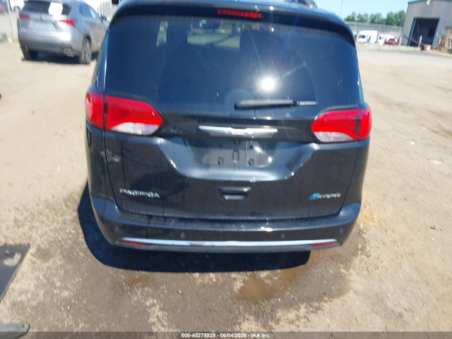 Chrysler Pacifica Limited
