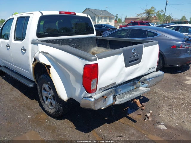 Nissan Frontier Sv