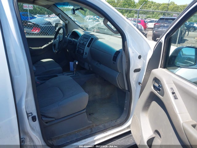 Nissan Frontier Sv