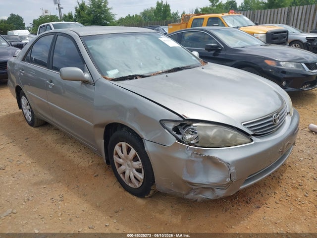 Salvage Toyota Camry Image