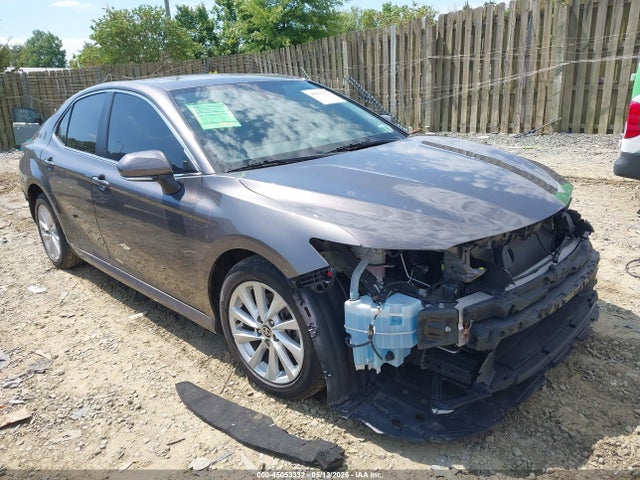 Salvage Toyota Camry Image
