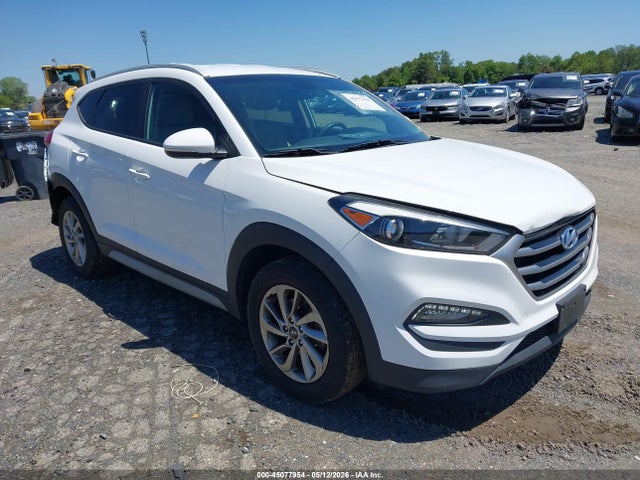 Salvage Hyundai TUCSON Image