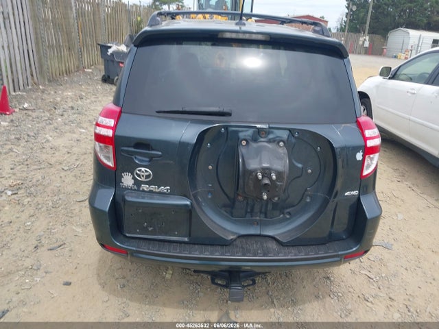Toyota RAV4 Base V6