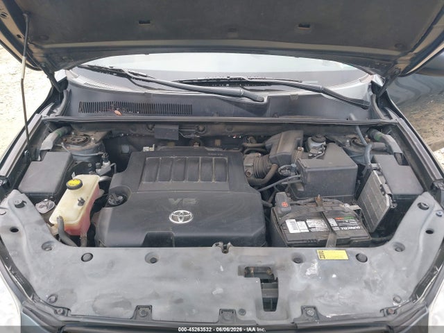 Toyota RAV4 Base V6