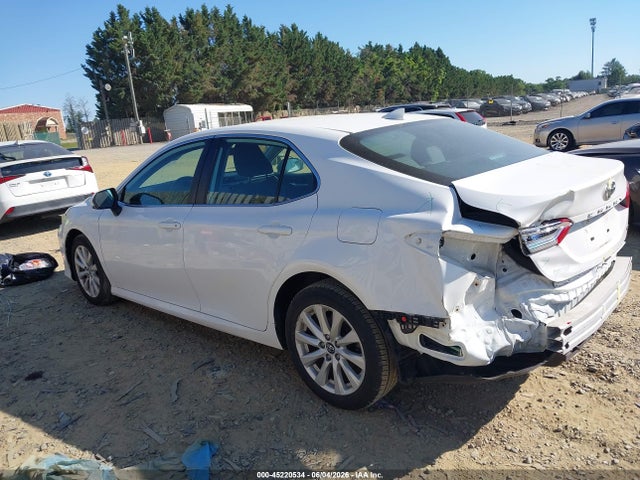 Toyota Camry Le