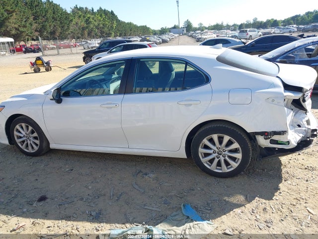 Toyota Camry Le