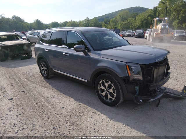 Salvage Kia Telluride Image