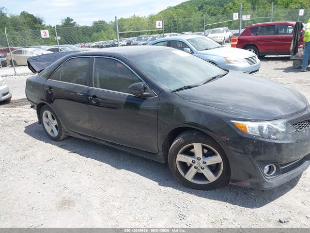 Salvage Toyota Camry Image