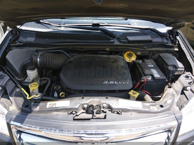 Chrysler Town & Country Touring