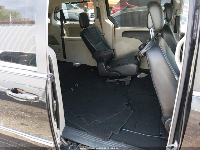 Chrysler Town & Country Touring