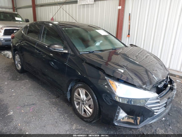 Salvage Hyundai ELANTRA Image