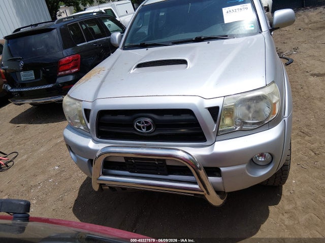 Toyota Tacoma Base V6
