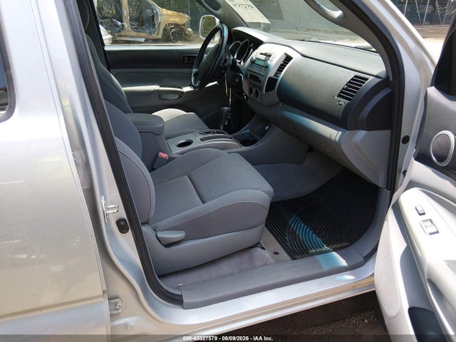 Toyota Tacoma Base V6