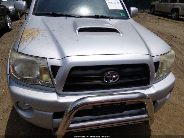 Toyota Tacoma Base V6