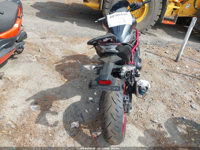 Kawasaki Zr900 F