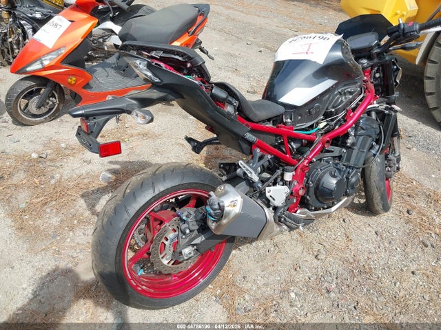 Kawasaki Zr900 F