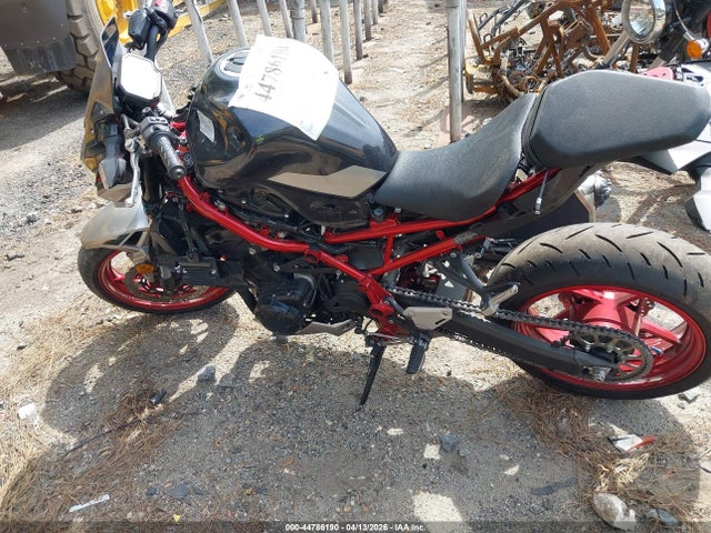 Kawasaki Zr900 F