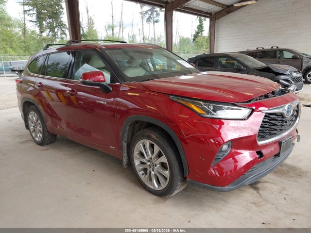 Salvage Toyota Highlander Image