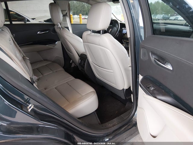 Cadillac XT4 Premium Luxury