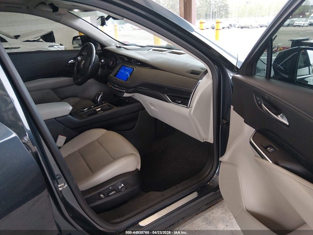 Cadillac XT4 Premium Luxury