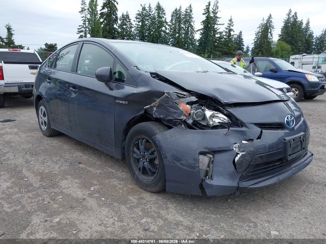Salvage Toyota Prius Image