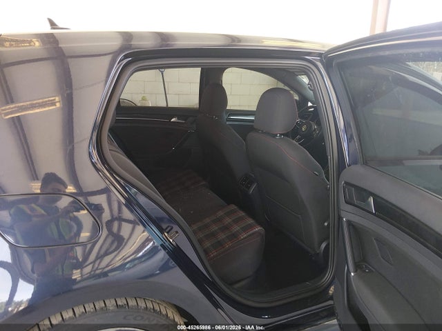 Volkswagen Golf 2.0t S 4-door
