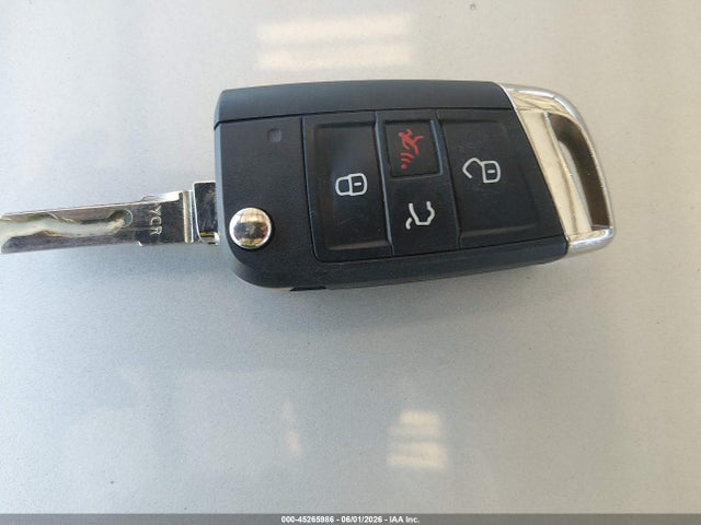 Volkswagen Golf 2.0t S 4-door
