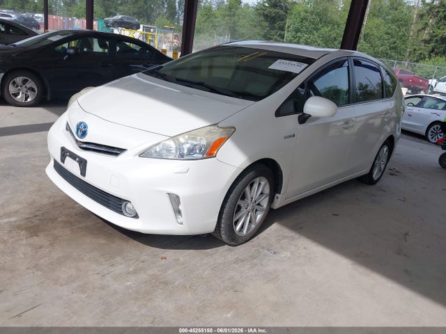Toyota Prius v Five