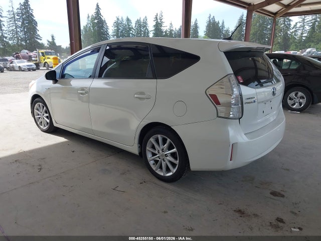 Toyota Prius v Five