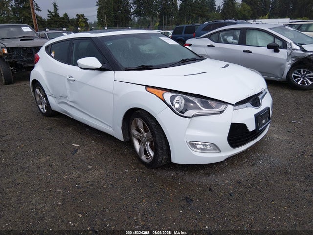 Salvage Hyundai VELOSTER Image
