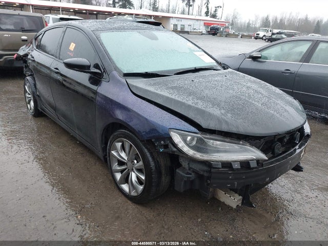 Salvage Chrysler 200 Image
