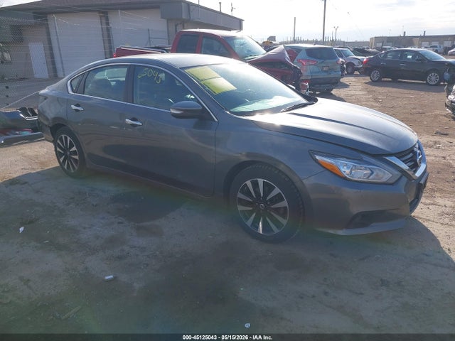 Salvage Nissan Altima Image