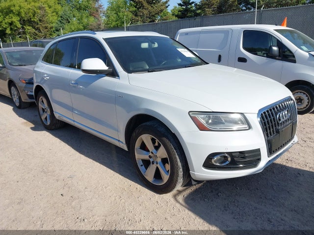 Salvage Audi Q5 Image