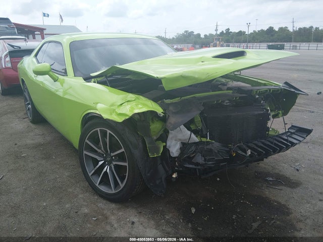 Salvage Dodge Challenger Image