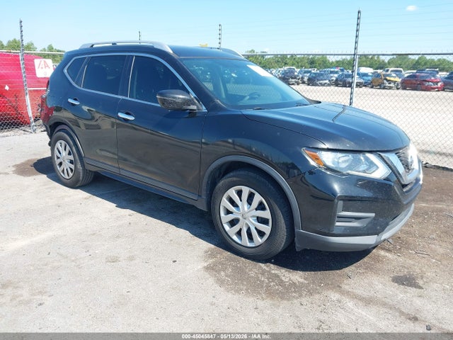 Salvage Nissan Rogue Image