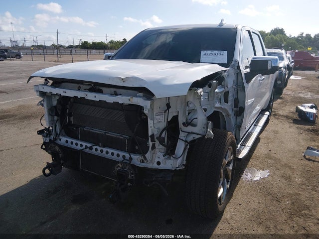 GMC Sierra 1500 2wd  Short Box Slt
