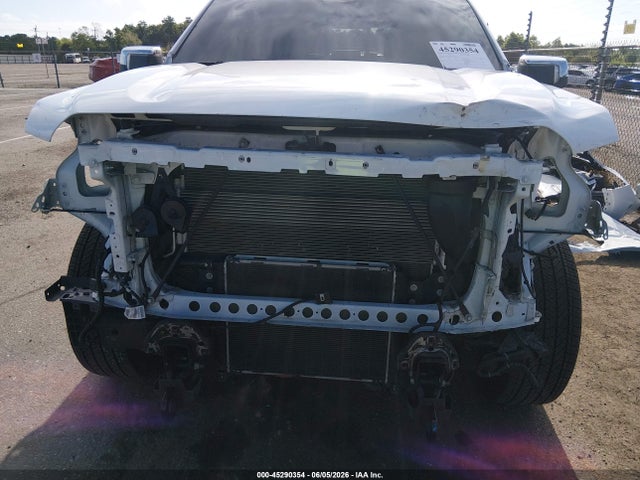 GMC Sierra 1500 2wd  Short Box Slt