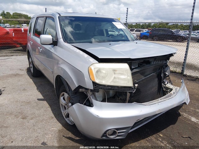 Salvage Honda Pilot Image