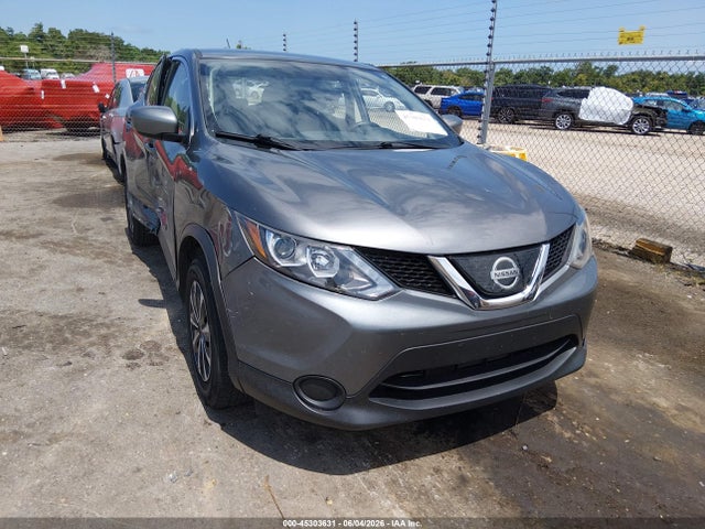 Salvage Nissan Rogue Image