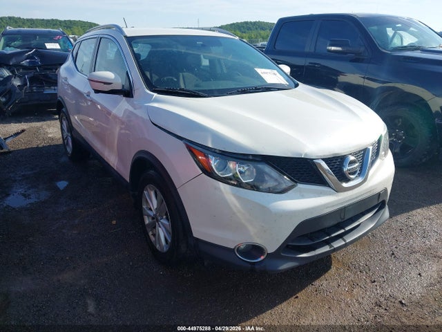 Salvage Nissan Rogue Image