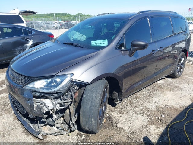 Chrysler Pacifica Touring L Plus