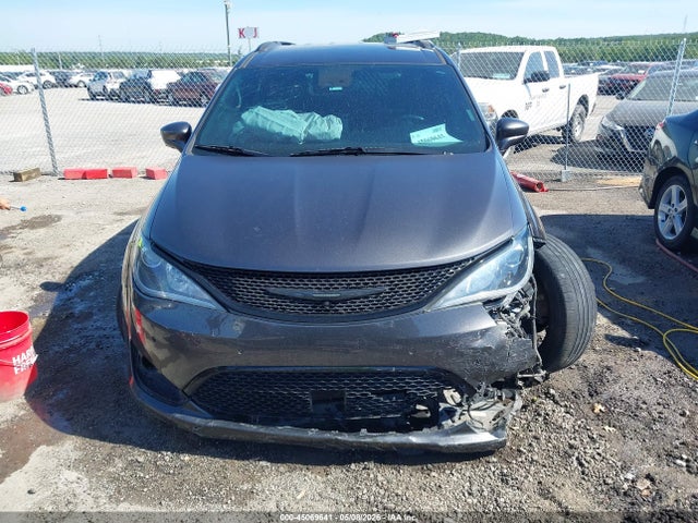 Chrysler Pacifica Touring L Plus