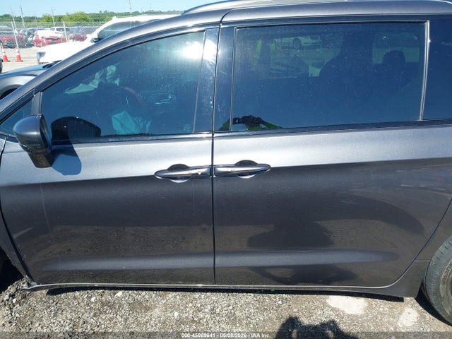 Chrysler Pacifica Touring L Plus