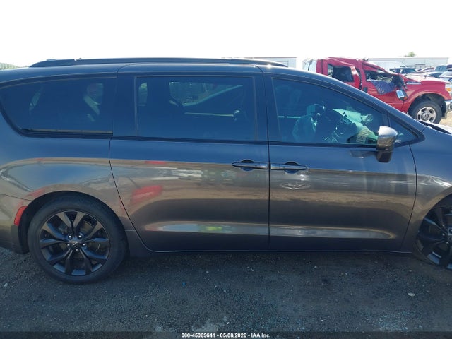 Chrysler Pacifica Touring L Plus