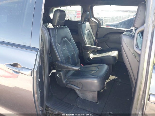 Chrysler Pacifica Touring L Plus