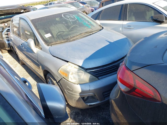 Salvage Nissan Versa Image